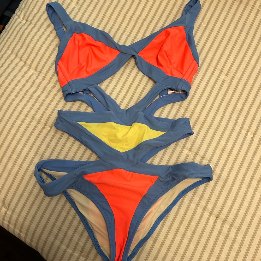 Agent Provocateur Mazzy sold out swimsuit AP 4 large - Picture 3 of 12